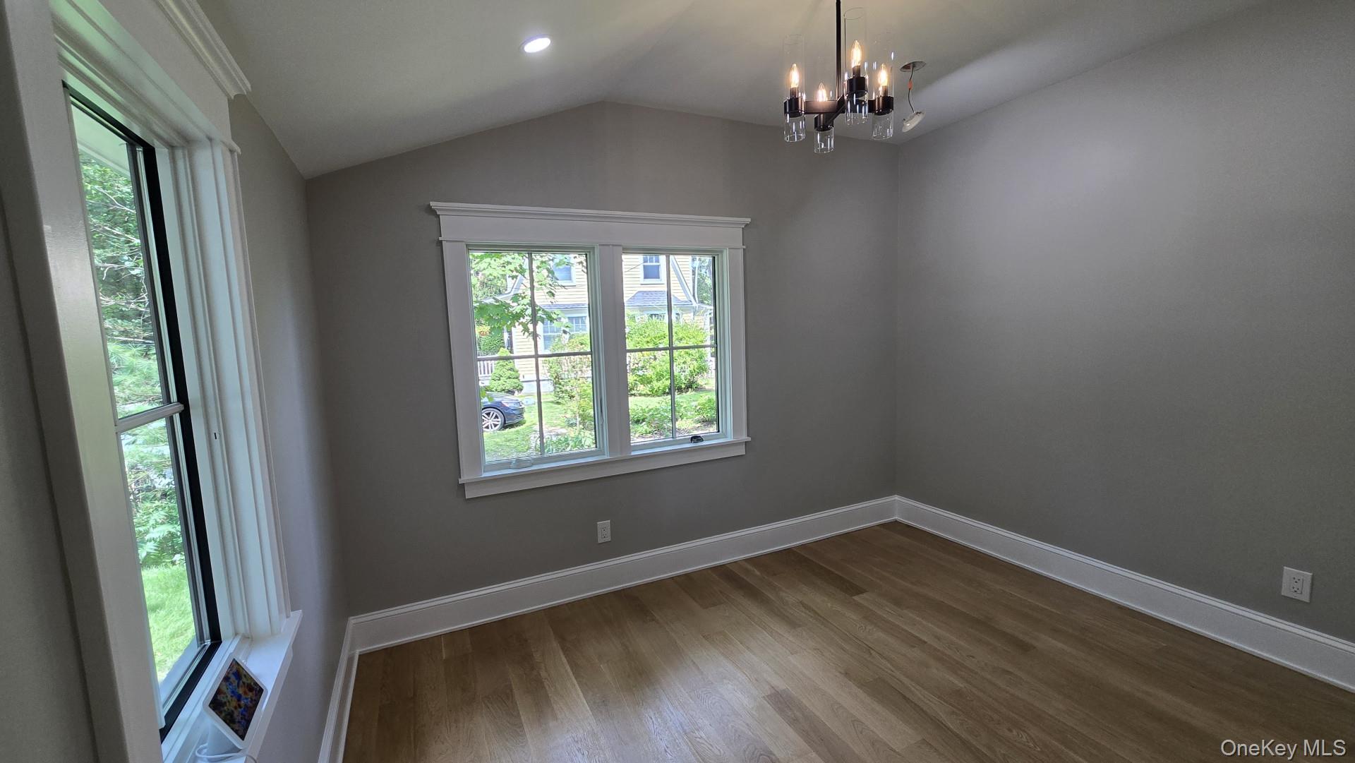 30 Roslyn Drive
