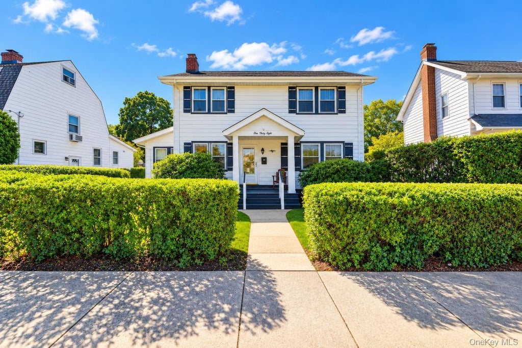 Photo of 138 Morsemere Avenue, Yonkers, NY 10703 (MLS # 1061738)