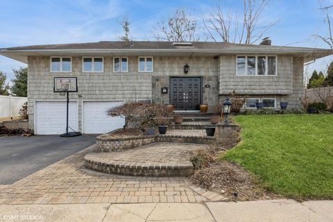 10 Pasture Lane, Old Bethpage, NY 11804 - MLS#: 823880