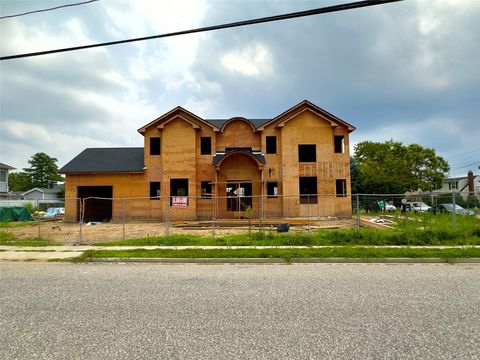 16 Violet Avenue Hicksville NY 11801
