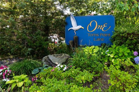 1 Toms Point Lane apt C Building 1 Port Washington NY 11050