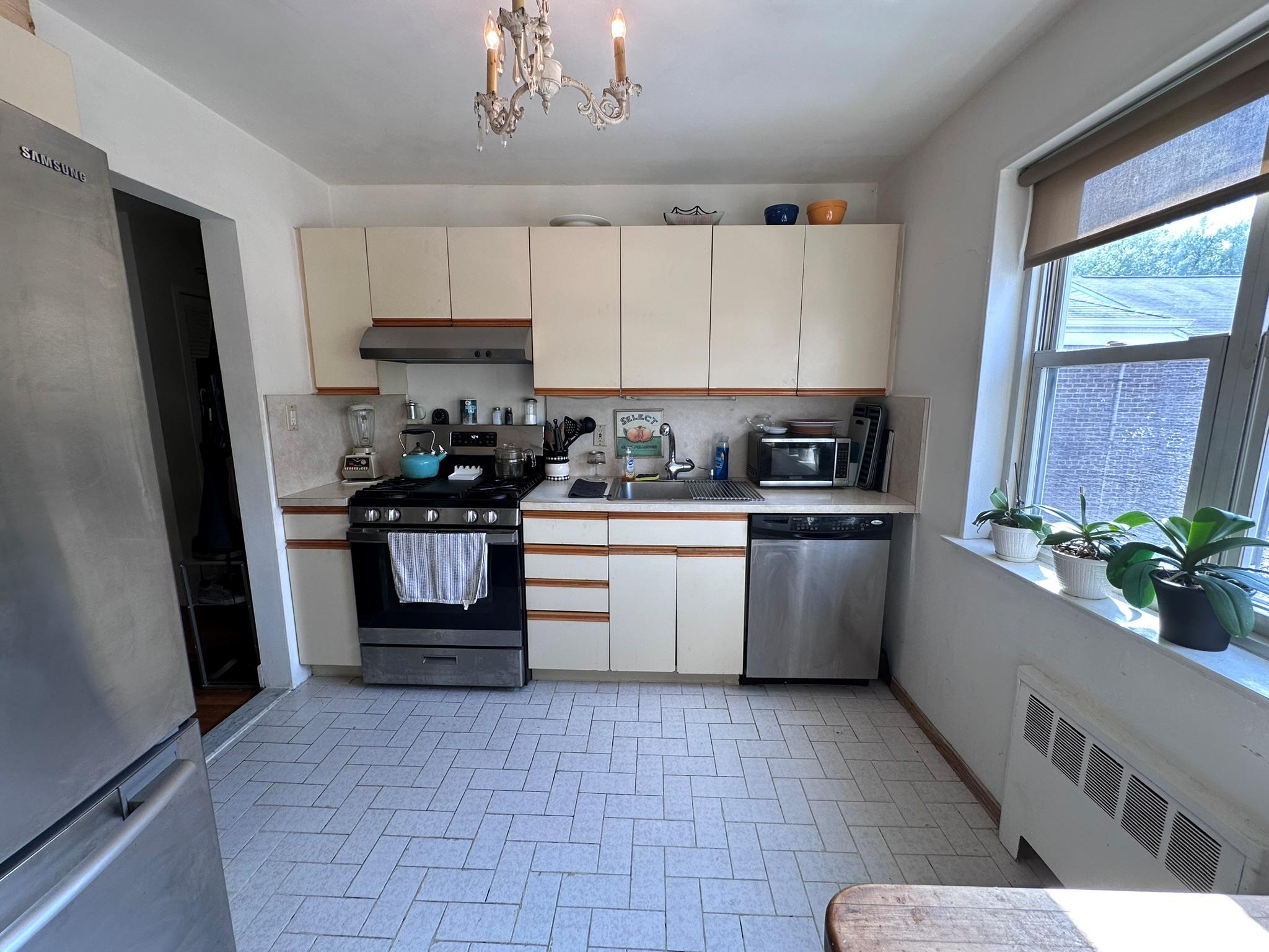 212-03 16 Avenue 174