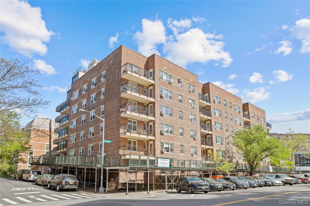 Photo of 3720 Independence Avenue #3G, Bronx, NY 10463 (MLS # 1033580)