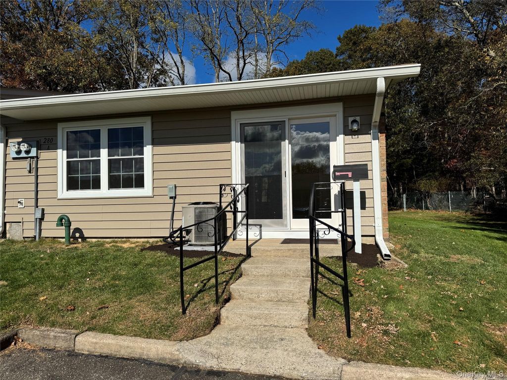 Photo of 280 Berwick Court #A, Ridge, NY 11961 (MLS # 927775)