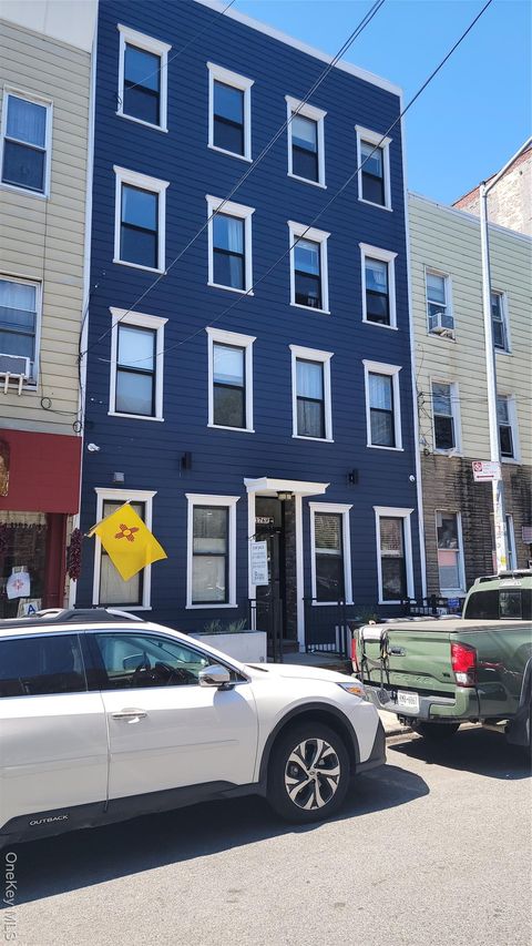176 North 8th Street Brooklyn NY 11211