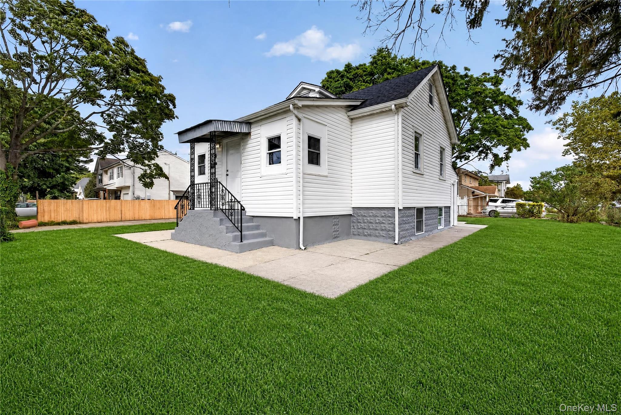 75 Apricot Street - Photo 2