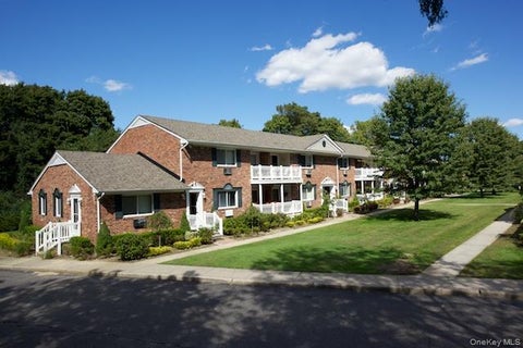 Apartment For Rent - 16 Garfield Avenue #24-B<br/> Sayville, NY 11782