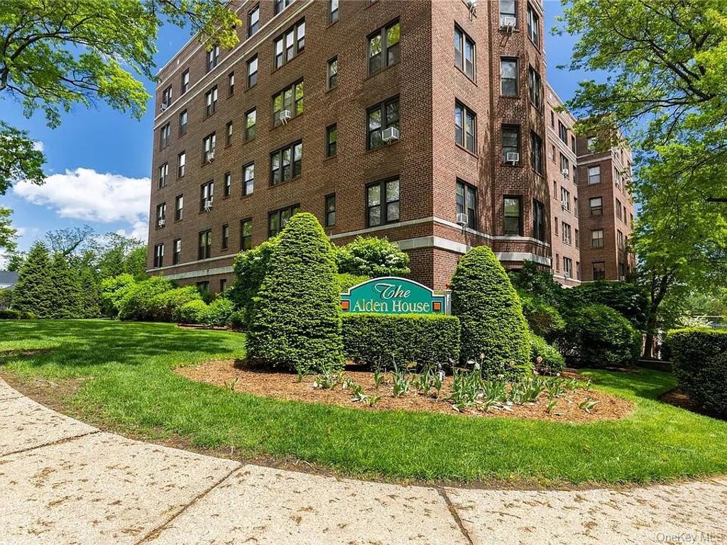 Photo of 11 Alden Road #4D, Larchmont, NY 10538 (MLS # 922715)