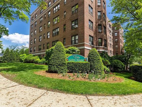11 Alden Road 4D Larchmont NY 10538