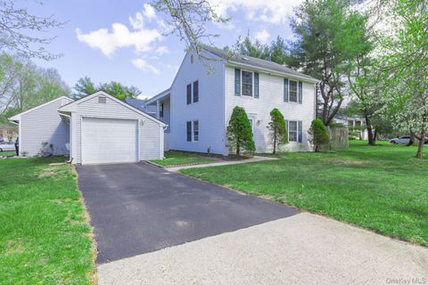 Condo For Sale - 14 Petersburg Ct. Ct<br/> Coram, NY 11727
