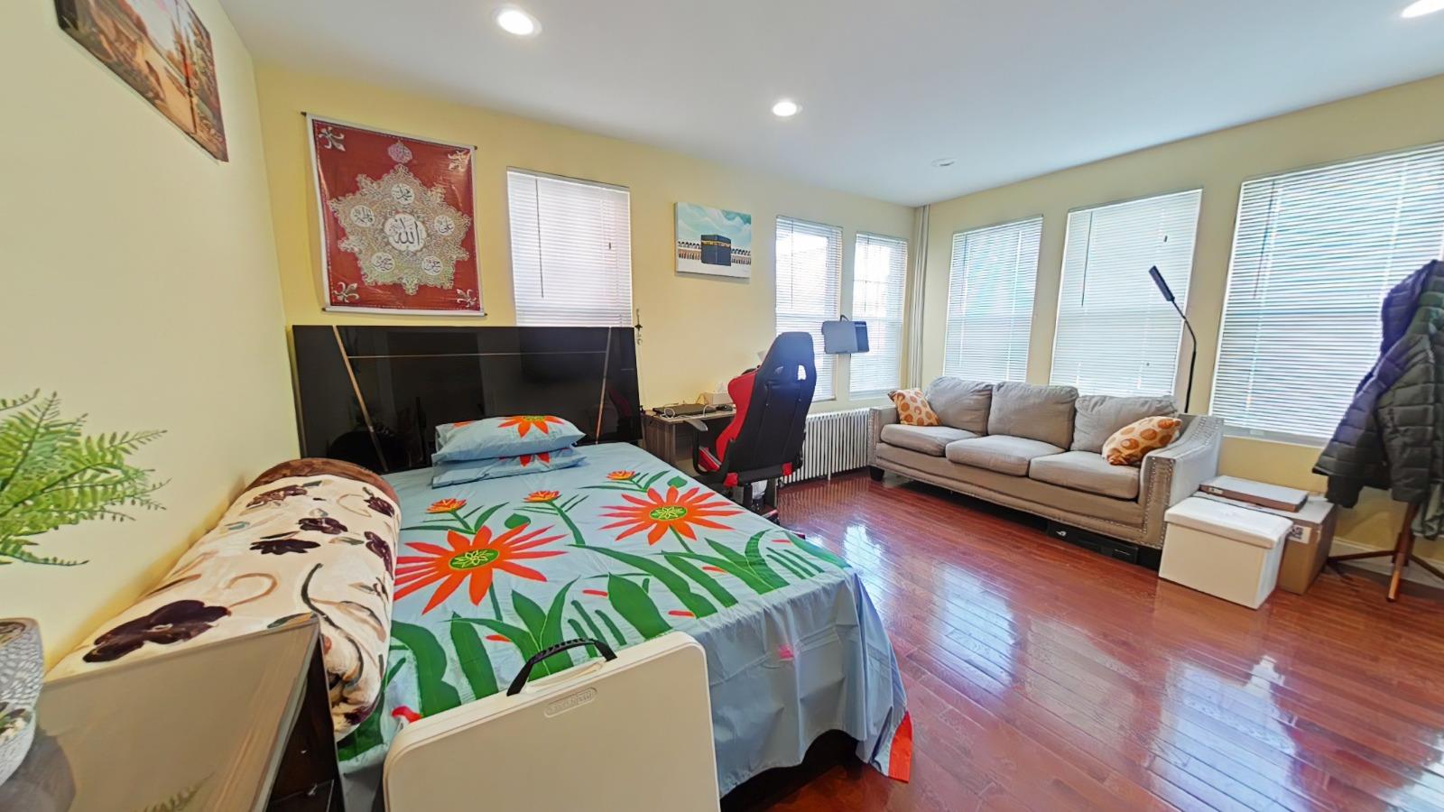 2868 Roebling Avenue