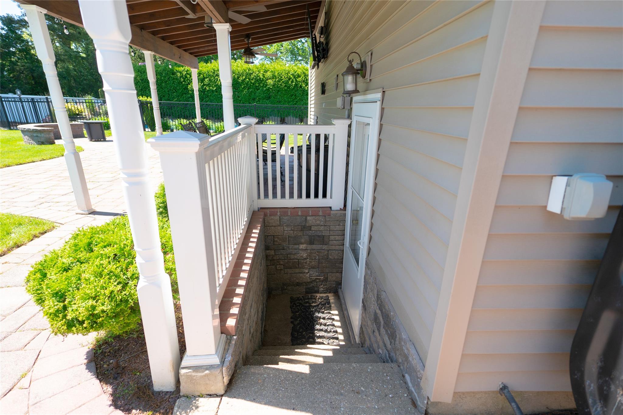 33 Woodland Avenue, Farmingdale, New York image 38