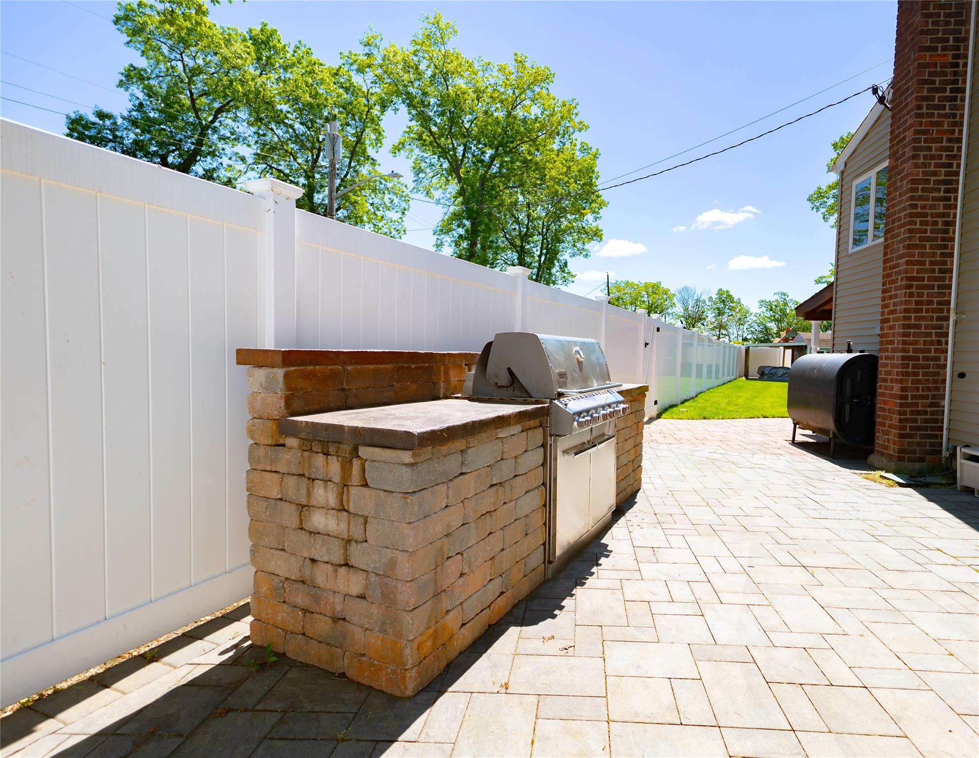 33 Woodland Avenue, Farmingdale, New York image 39