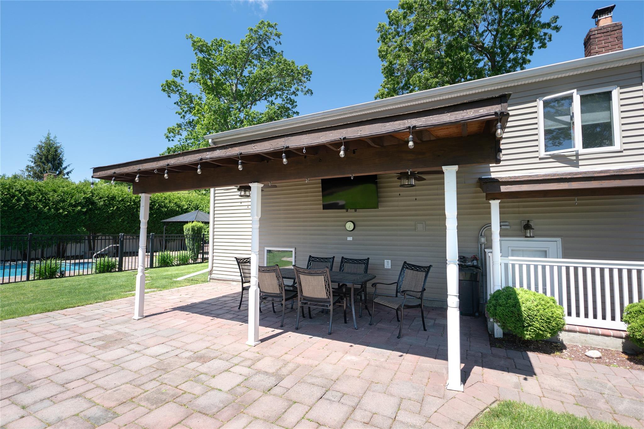 33 Woodland Avenue, Farmingdale, New York image 33