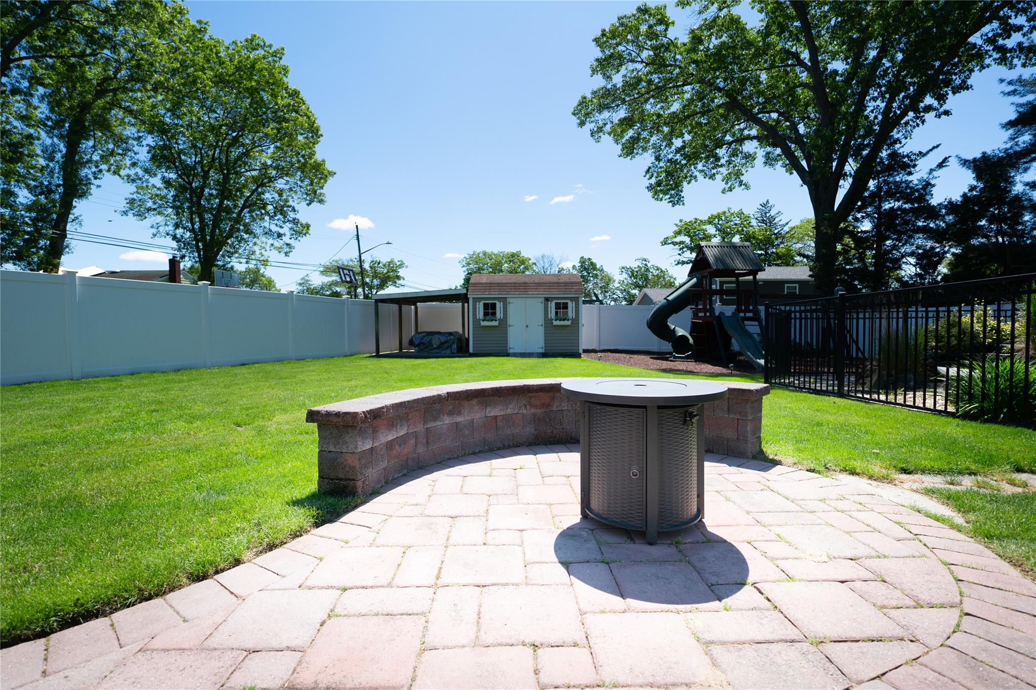 33 Woodland Avenue, Farmingdale, New York image 34