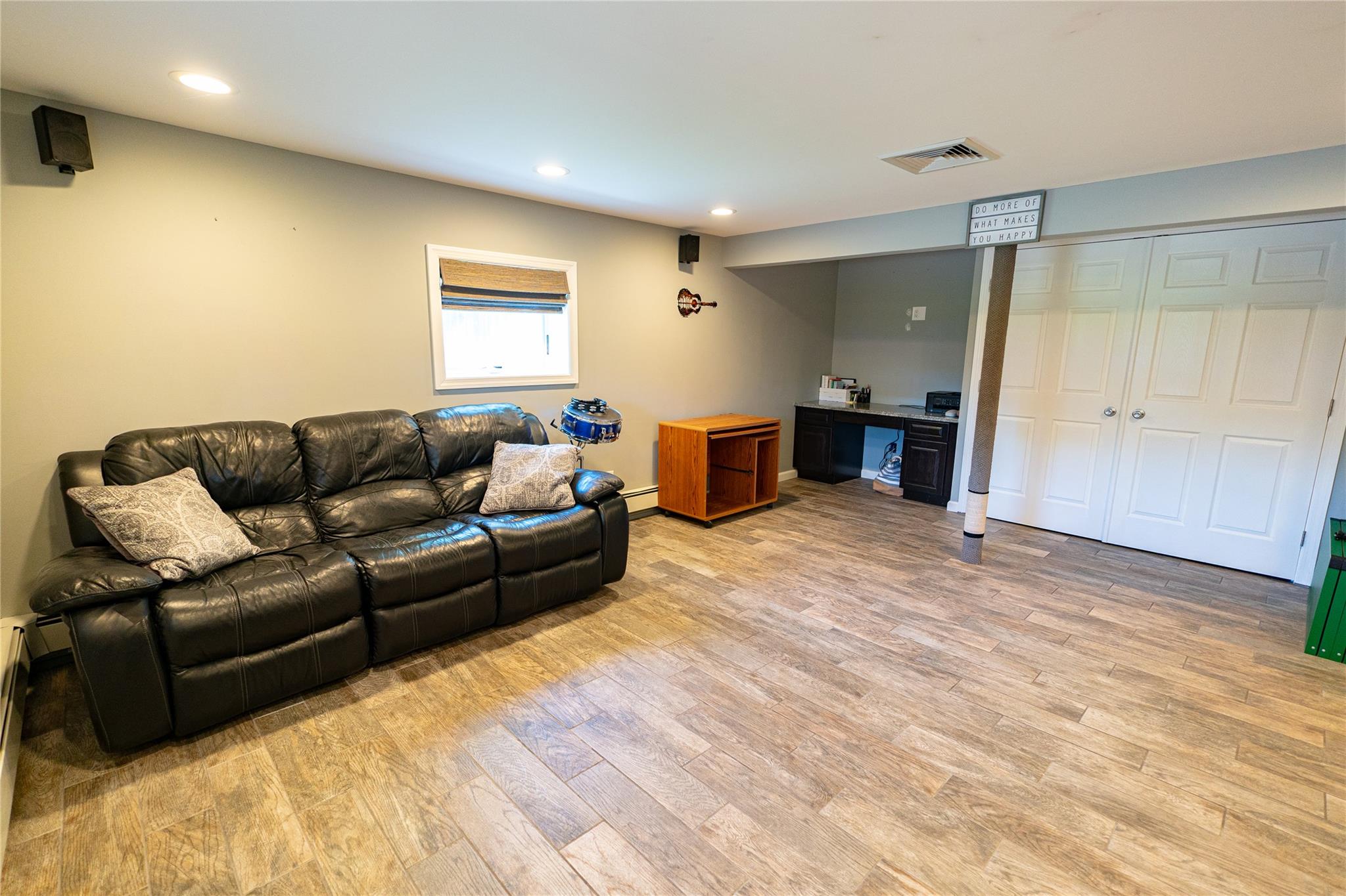 33 Woodland Avenue, Farmingdale, New York image 18