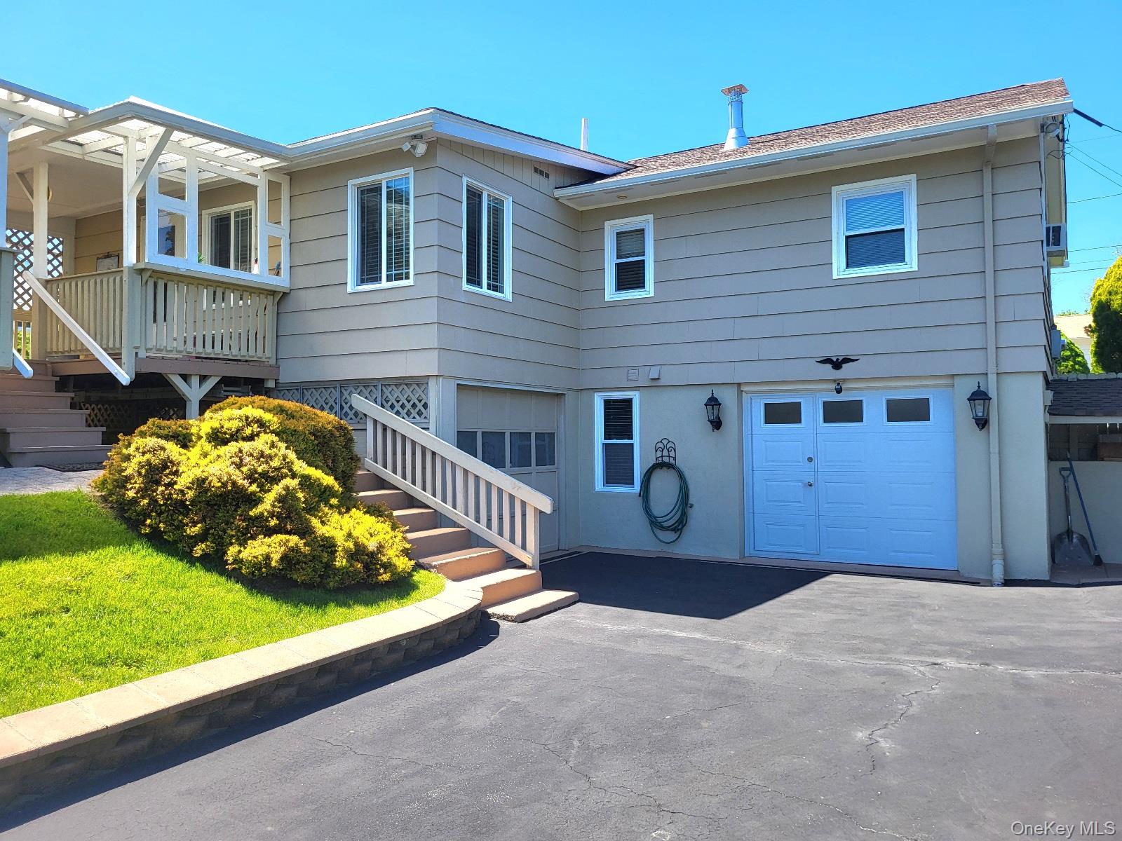 20 Cresthaven Drive