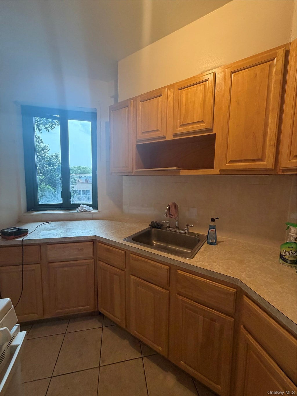 Photo of 1920 McGraw Avenue #2F, Bronx, NY 10462 (MLS # 1045898)
