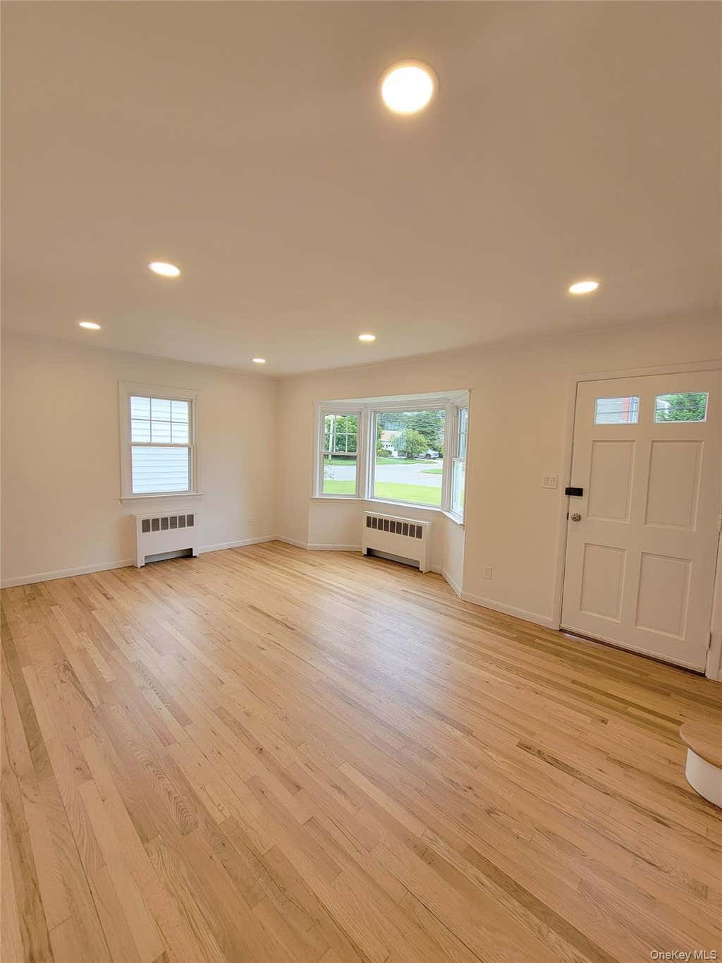 Photo of 392 3rd Avenue, Bayport, NY 11705 (MLS # 1036438)
