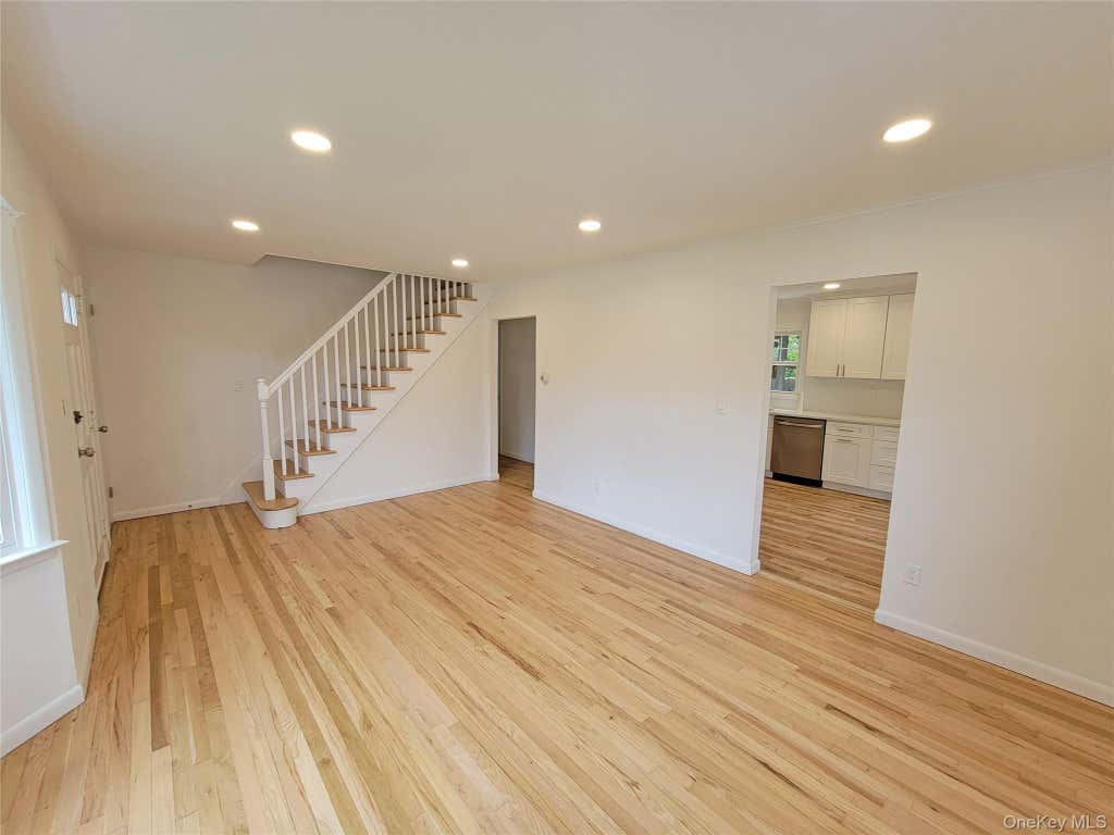 Photo of 392 3rd Avenue, Bayport, NY 11705 (MLS # 1036438)