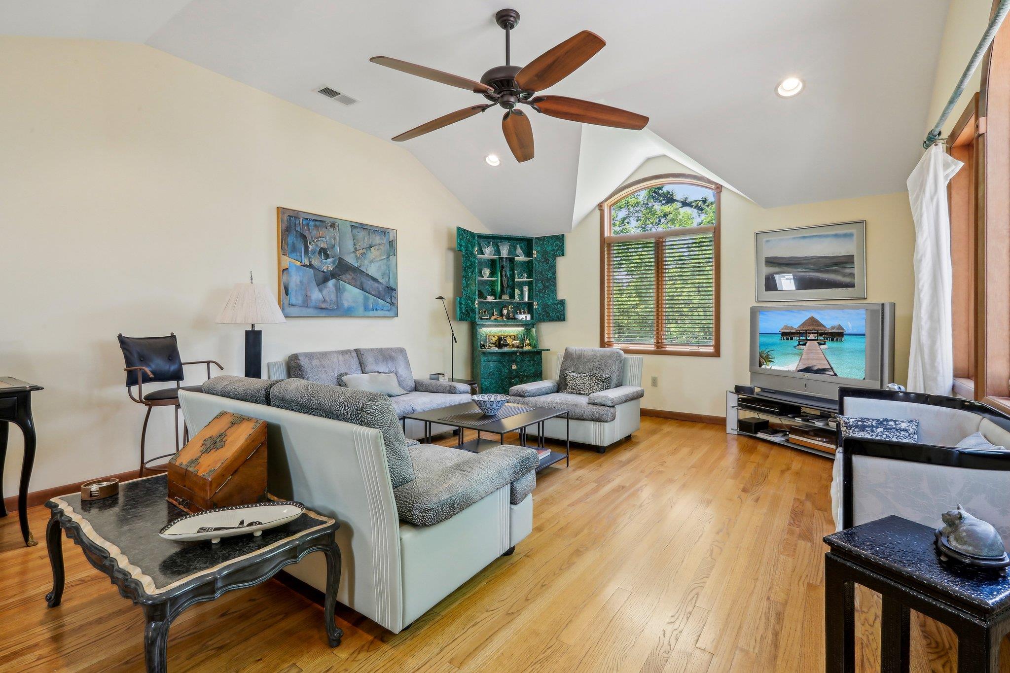 1 Meadowood Path, New Rochelle, New York image 17