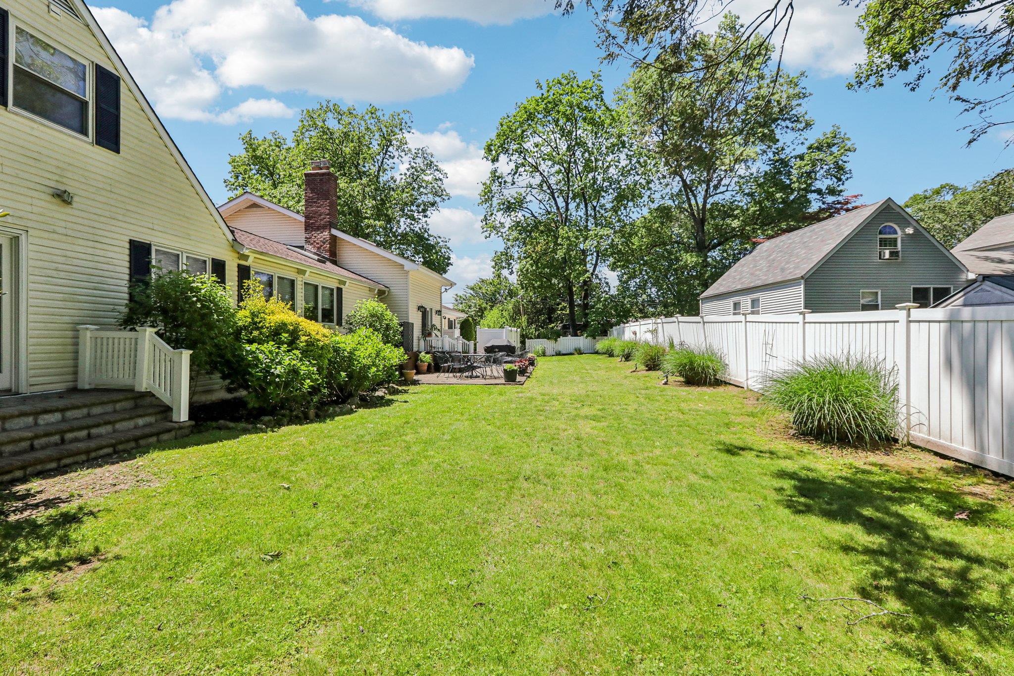 1 Meadowood Path, New Rochelle, New York image 35
