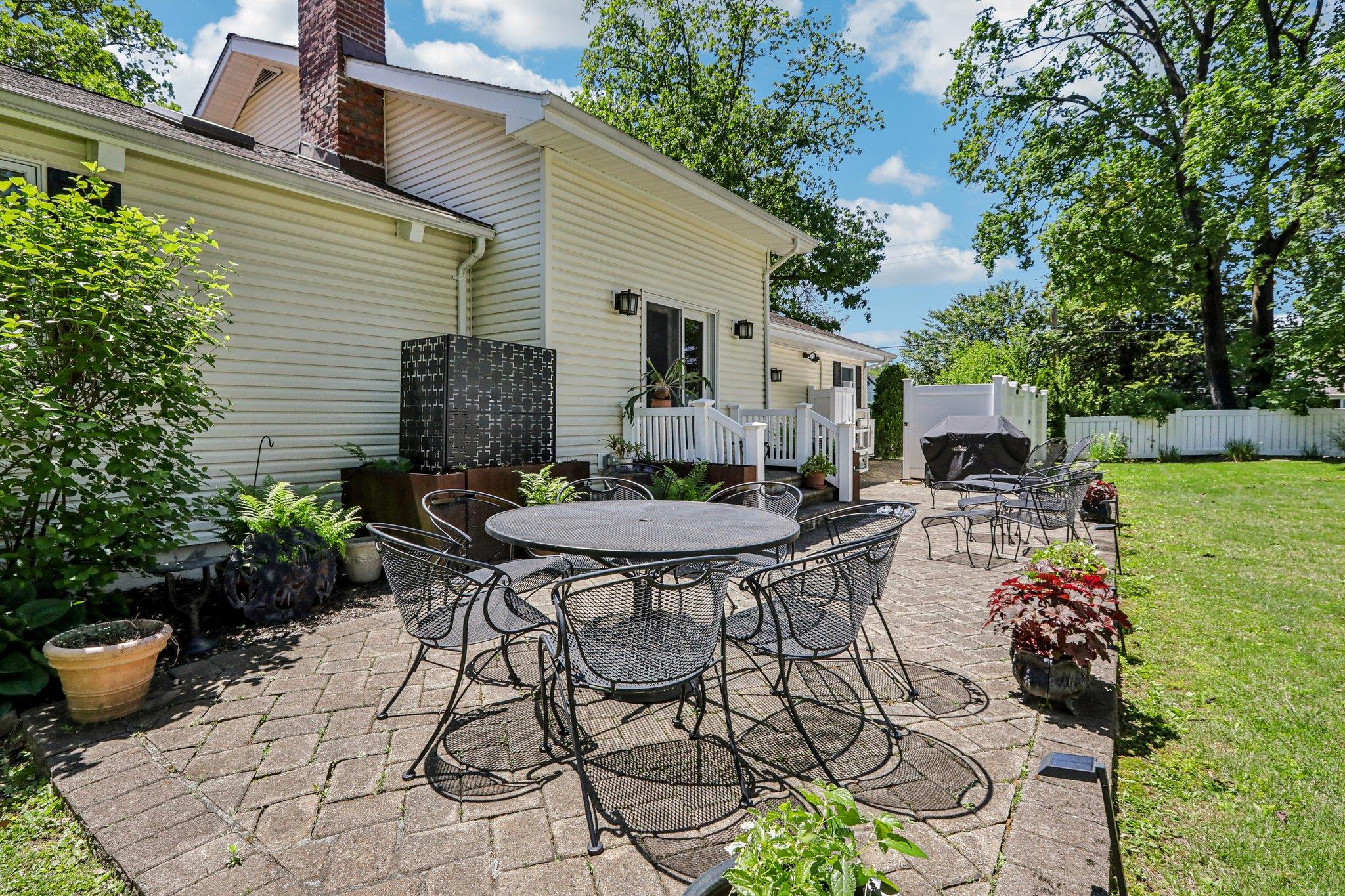 1 Meadowood Path, New Rochelle, New York image 31