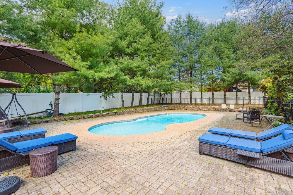 41 Beaumont Drive, Melville, New York image 30