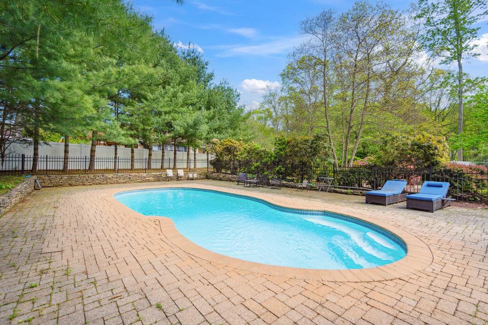 41 Beaumont Drive, Melville, New York image 31