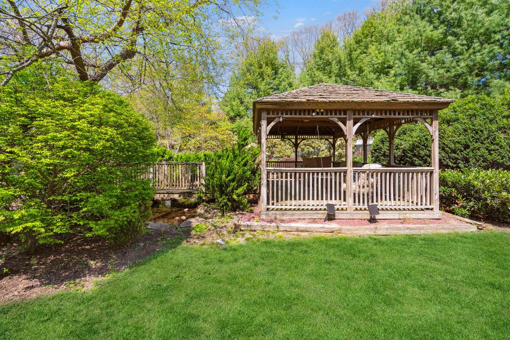 41 Beaumont Drive, Melville, New York image 29