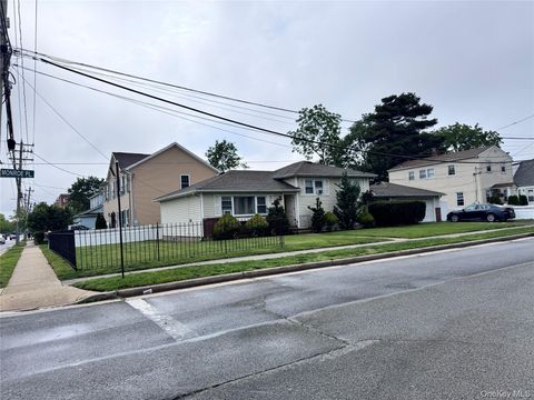 Homes For Sale - 36 Monroe Place<br/> Hempstead, NY 11550
