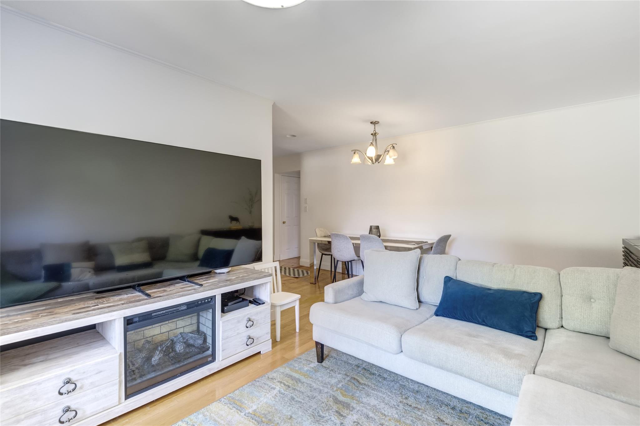 221 Middle Neck Road Road M-4