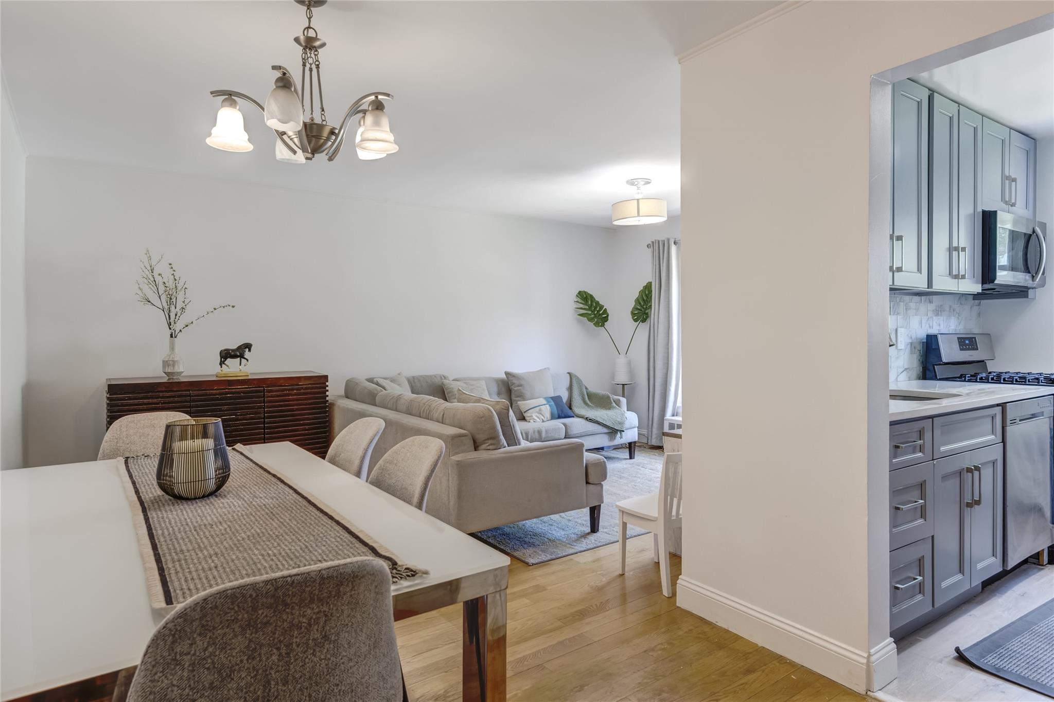 221 Middle Neck Road Road M-4