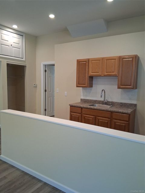 Apartment For Rent - 5485 Expressway Drive<br/> Holtsville, NY 11742