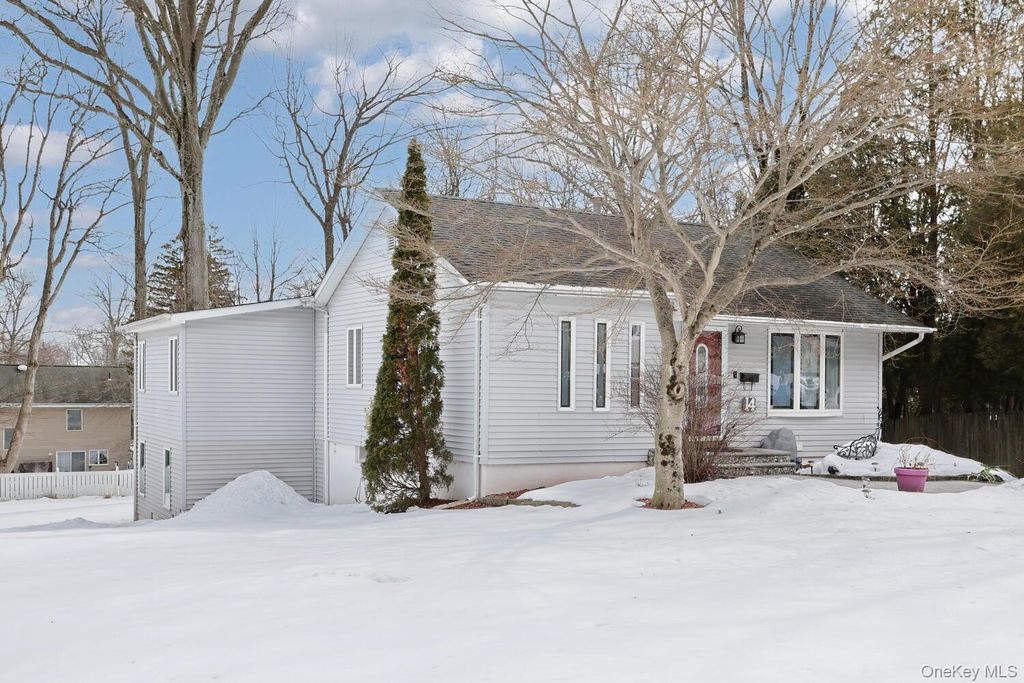 Photo of 14 N Lexow Avenue, Nanuet, NY 10954 (MLS # 965963)