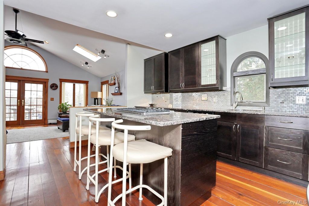 Photo of 14 N Lexow Avenue, Nanuet, NY 10954 (MLS # 965963)