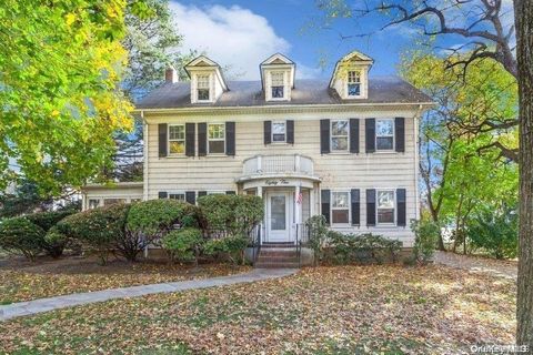 85 Violet Avenue Floral Park NY 11001