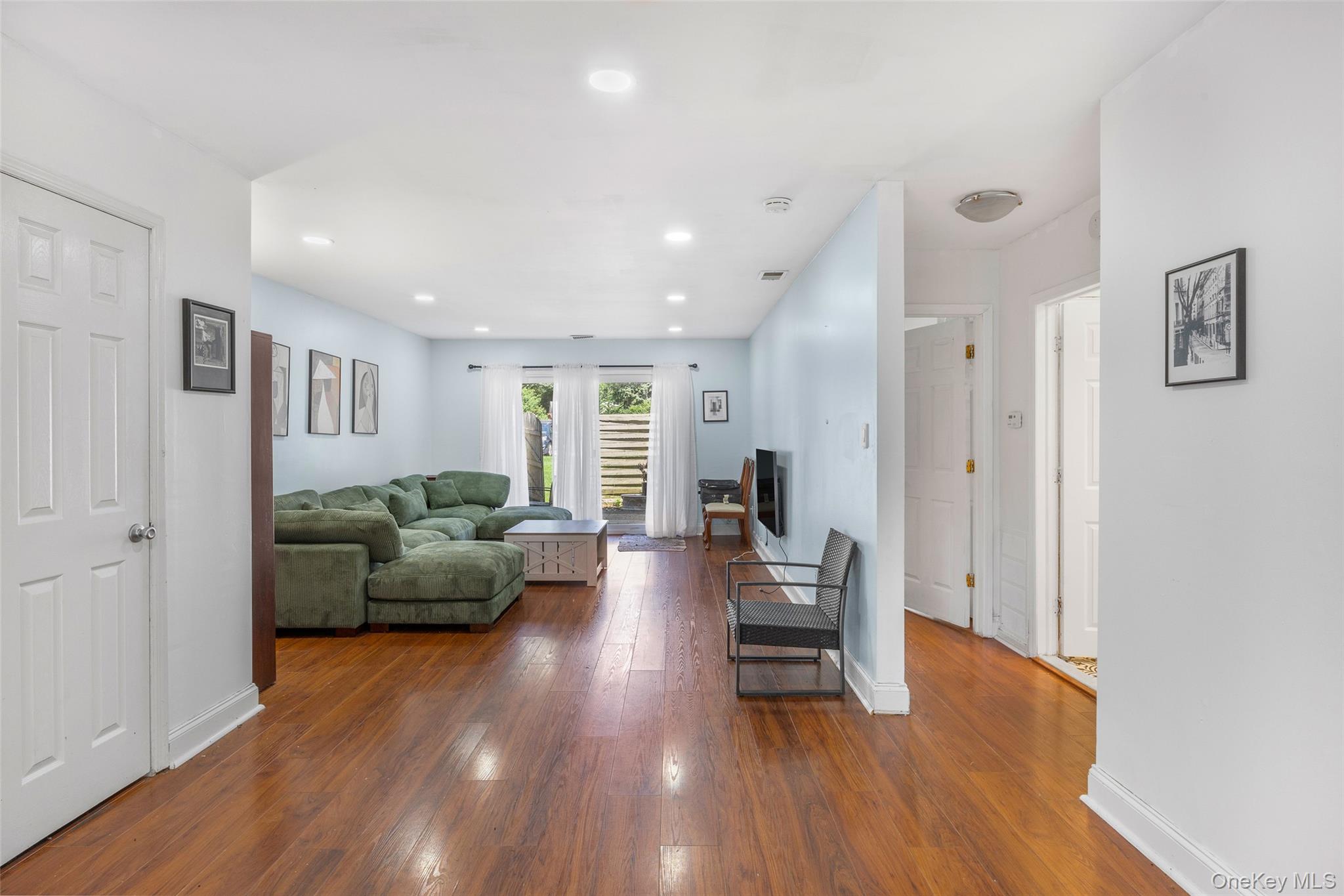 655 Middle Country Road 1G1