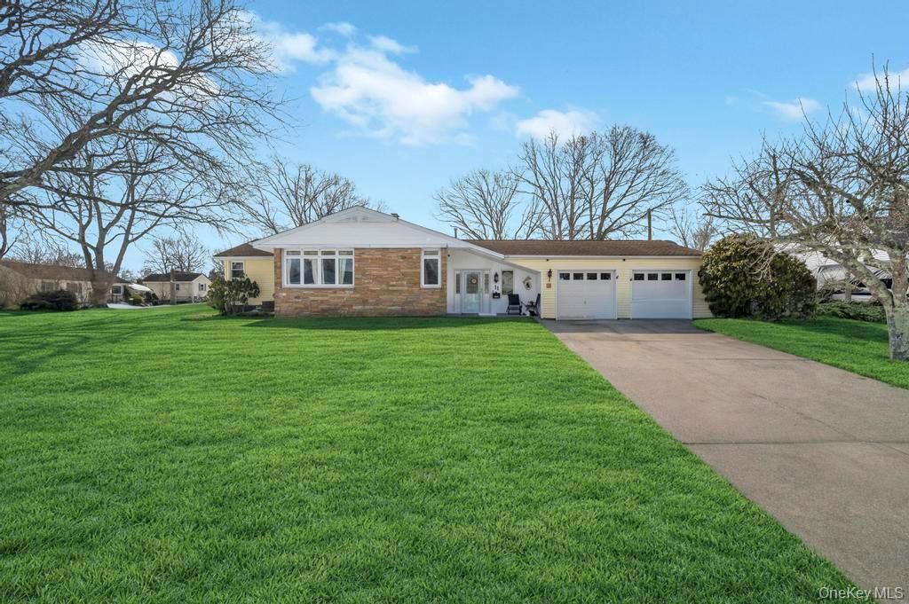 Photo of 11 Norman Drive, Centereach, NY 11720 (MLS # 967593)