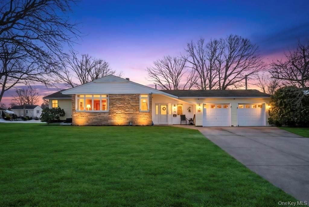 Photo of 11 Norman Drive, Centereach, NY 11720 (MLS # 967593)