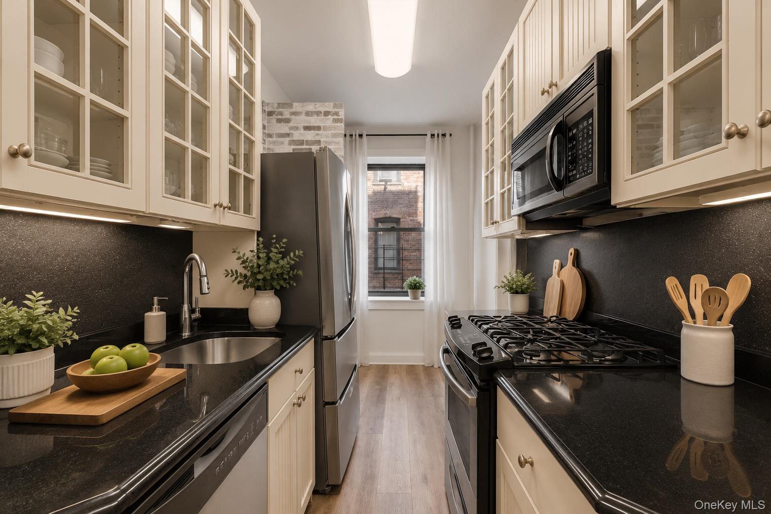 37-21 80 Street #3M, Jackson Heights NY 11372