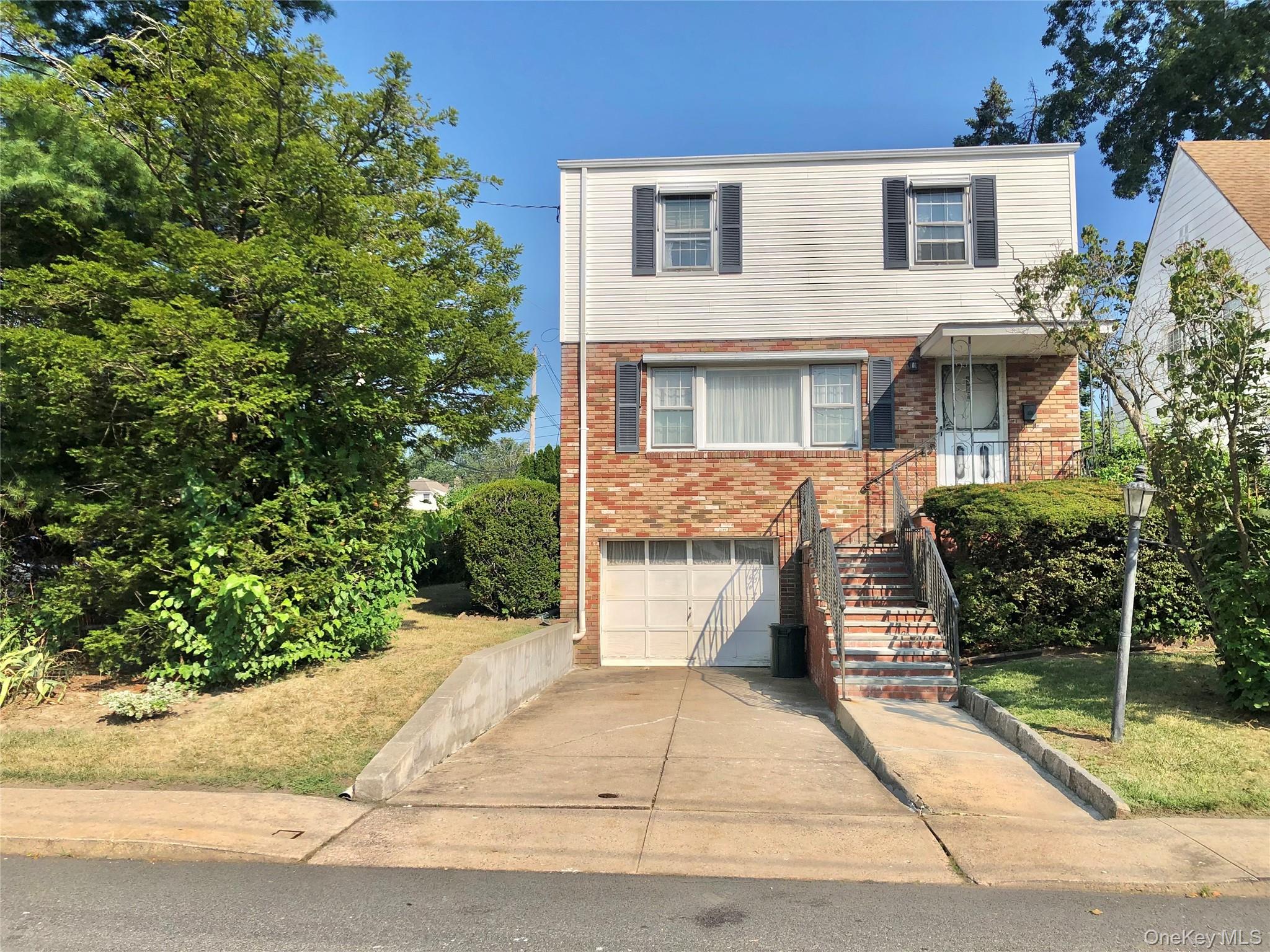 Yonkers, New York 10710, United States, 3 Bedrooms Bedrooms, ,2 BathroomsBathrooms,Residential,Active,195013
