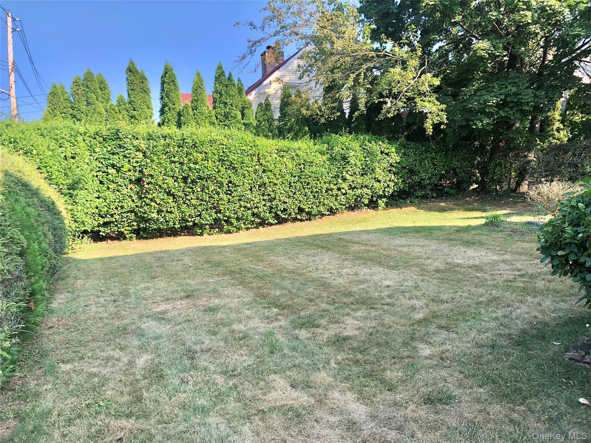 Yonkers, New York 10710, United States, 3 Bedrooms Bedrooms, ,2 BathroomsBathrooms,Residential,Active,195013