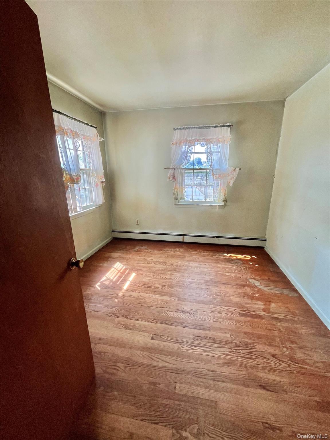 Yonkers, New York 10710, United States, 3 Bedrooms Bedrooms, ,2 BathroomsBathrooms,Residential,Active,195013