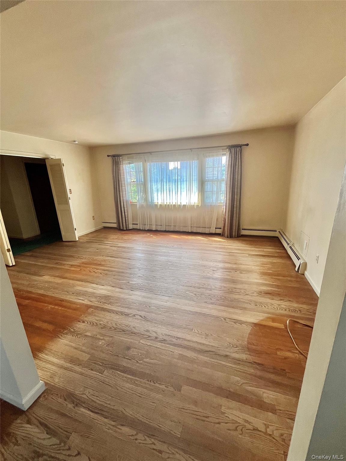 Yonkers, New York 10710, United States, 3 Bedrooms Bedrooms, ,2 BathroomsBathrooms,Residential,Active,195013