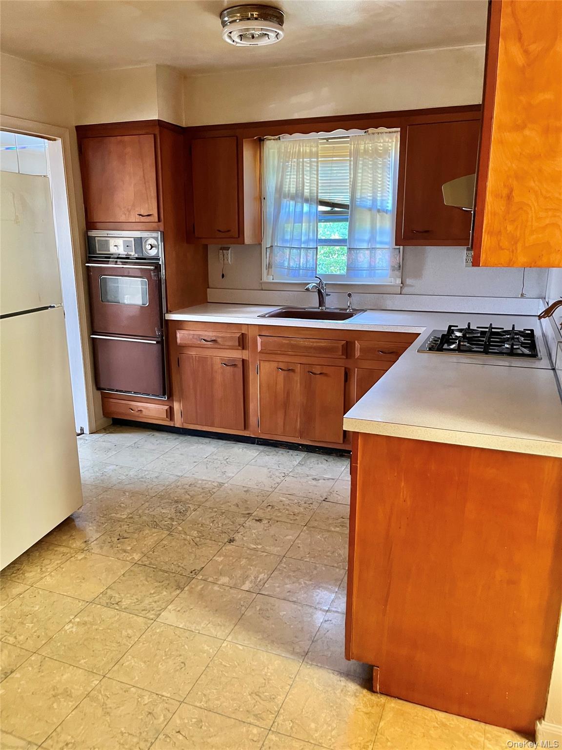 Yonkers, New York 10710, United States, 3 Bedrooms Bedrooms, ,2 BathroomsBathrooms,Residential,Active,195013