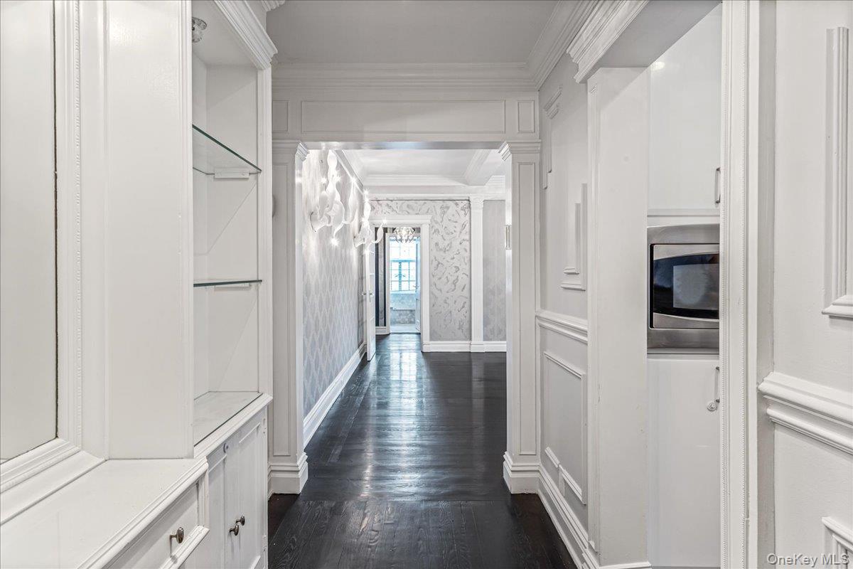 160 Middle Neck Road 5A