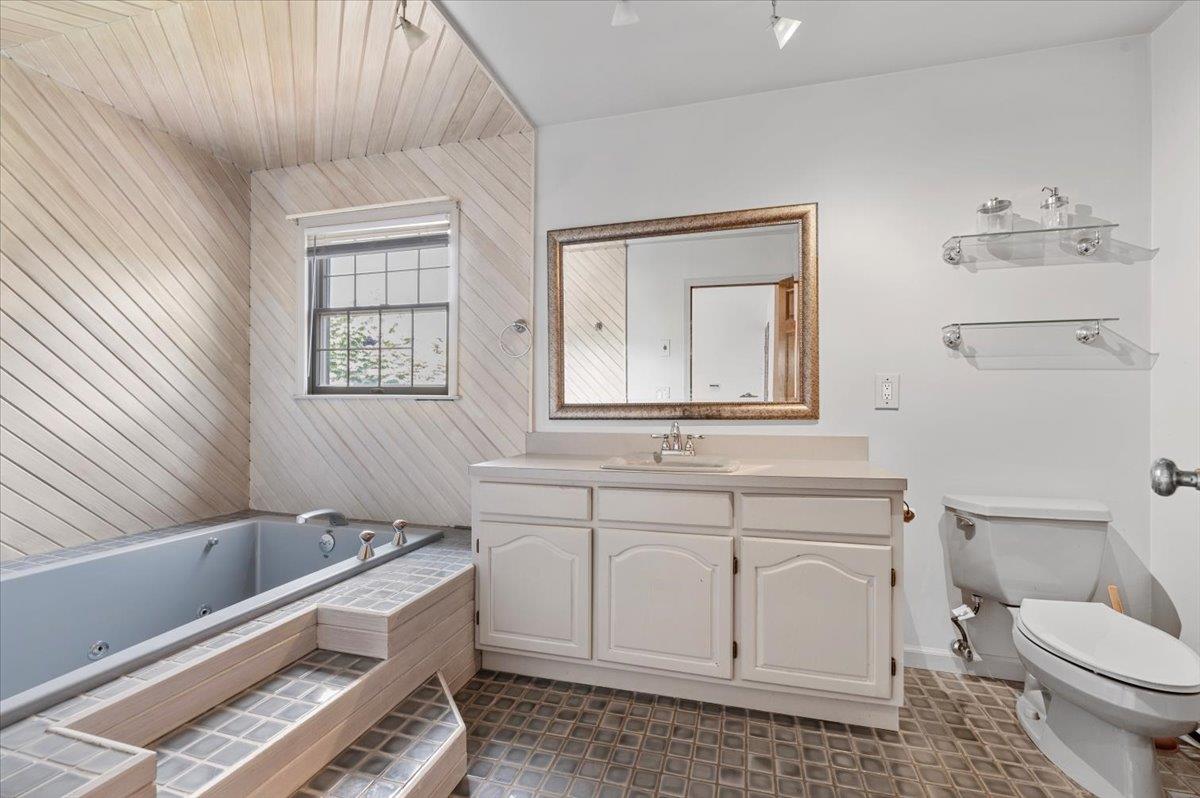 Dix Hills, New York 11746, United States, 3 Bedrooms Bedrooms, ,4 BathroomsBathrooms,Residential,Active,178944