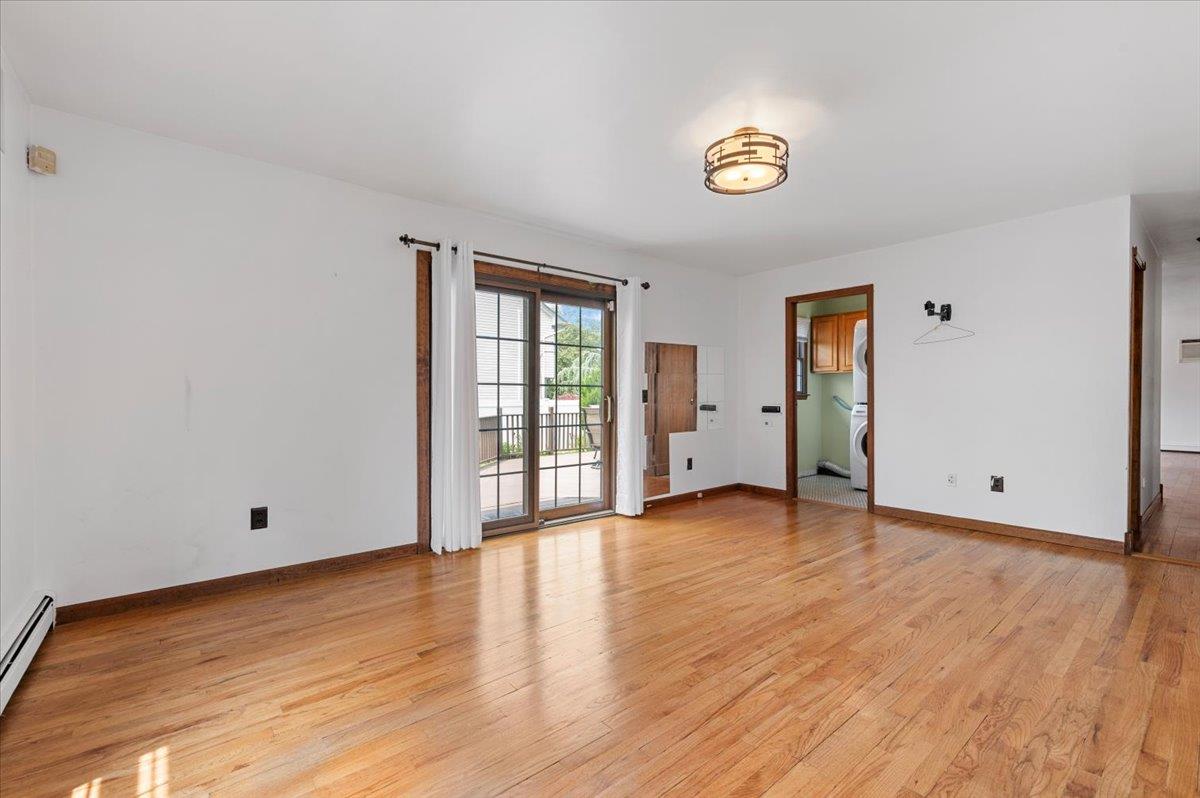 Dix Hills, New York 11746, United States, 3 Bedrooms Bedrooms, ,4 BathroomsBathrooms,Residential,Active,178944