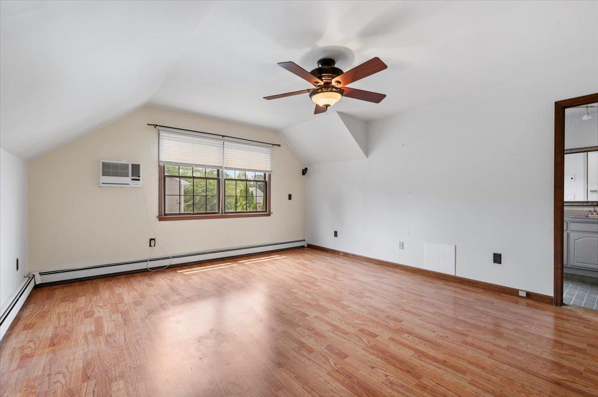 Dix Hills, New York 11746, United States, 3 Bedrooms Bedrooms, ,4 BathroomsBathrooms,Residential,Active,178944